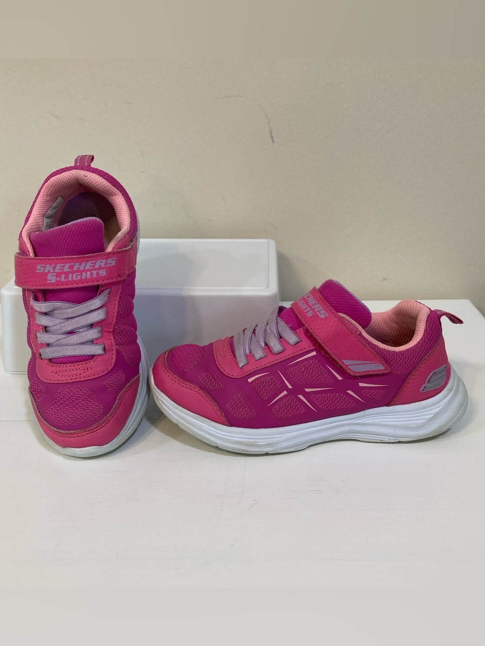 Skechers Glimmer Kicks Girls Sz 3 Pink Sneakers Pull On Shoes